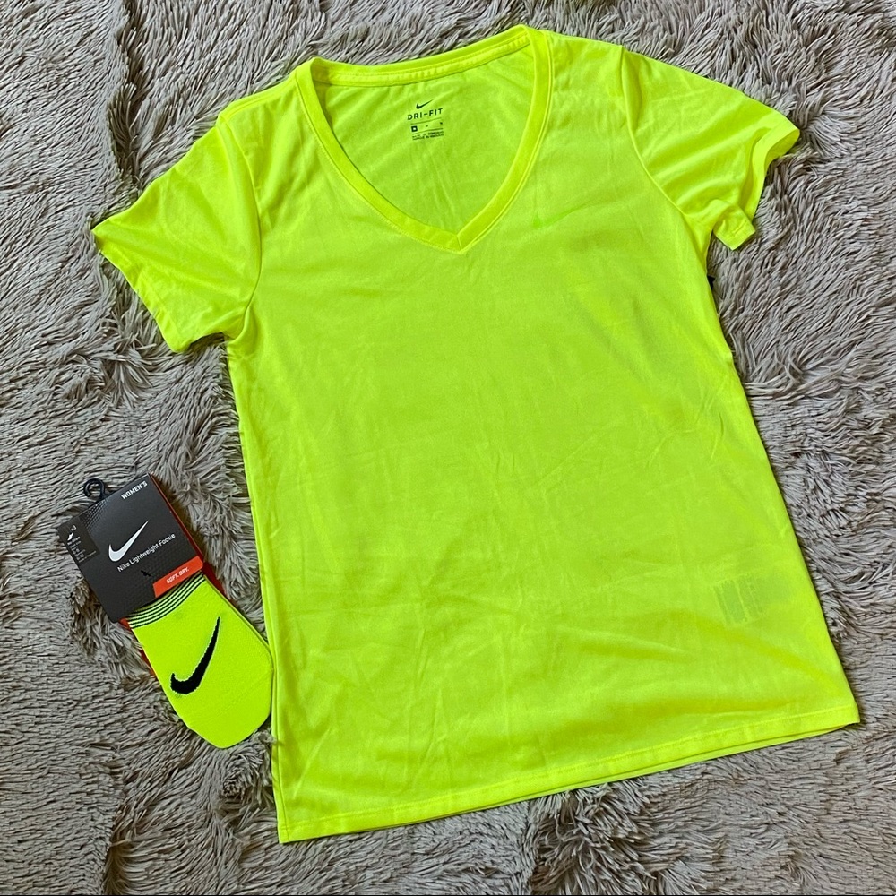 NIKE DRI FIT SHORT SLEEVE TOP AND SOCKS BUNDLE NWT